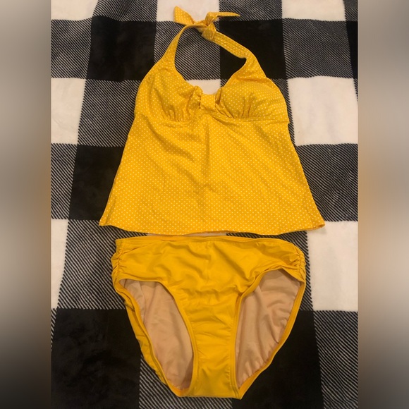 Lands’ End Yellow Tankini swim top with ruched swim bottoms.Women’s size 6. NEW! - Picture 1 of 8